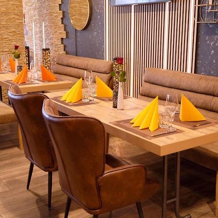 גרמרינג Hotel Amper מראה חיצוני תמונה